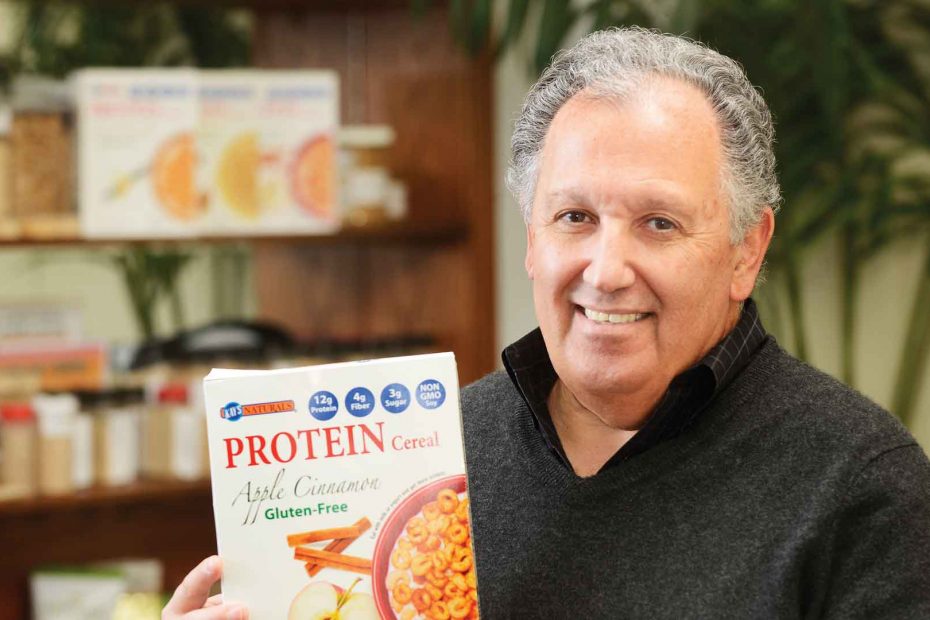 massoud kazemzadeh holding cereal box from kays naturals